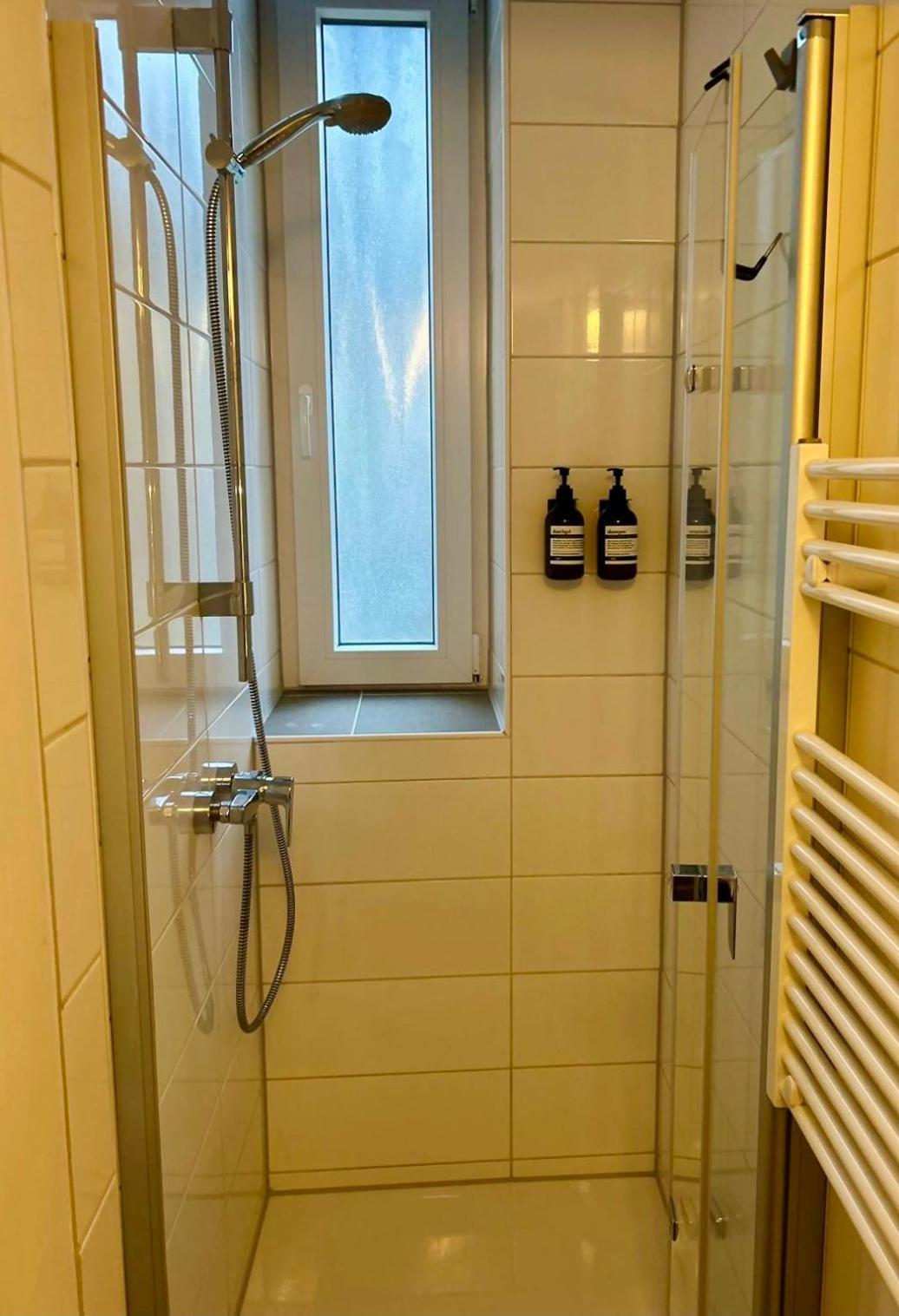 Feelslikehome - Stylische Und Zentrale Altbauwohnung Mit Terrasse&Garten Bochum Zewnętrze zdjęcie